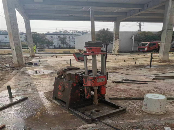 抱由镇袖阀管小导管注浆加固施工工艺