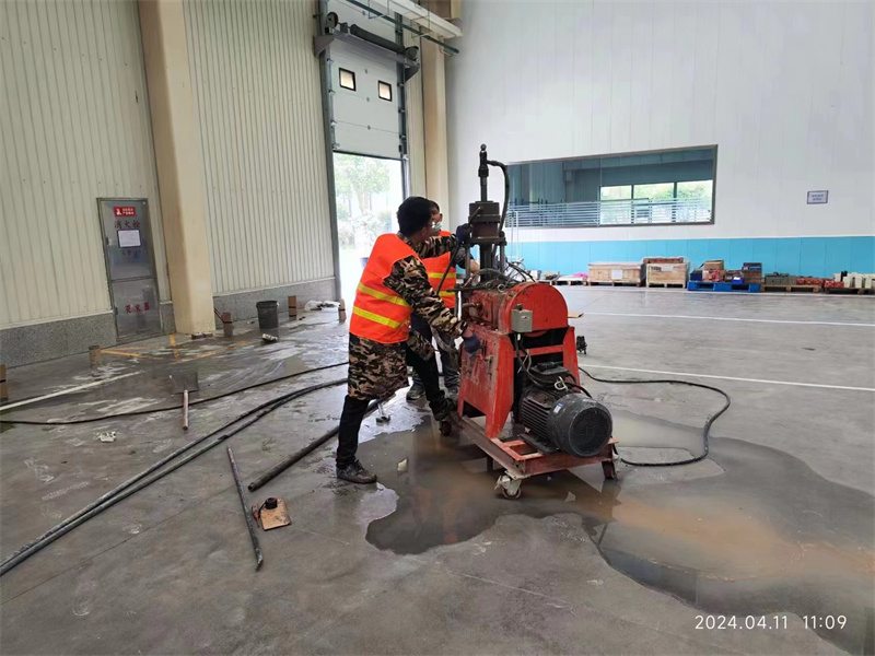 抱由镇厂房地面下沉塌陷注浆加固施工